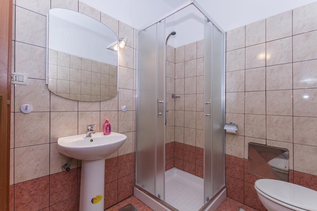 Apartments Radovic Labin  Zimmer foto